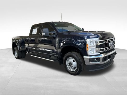 Used 2024 Ford F350 XLT image 2