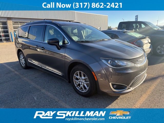 Used 2020 Chrysler Pacifica Touring-L FWD image 1