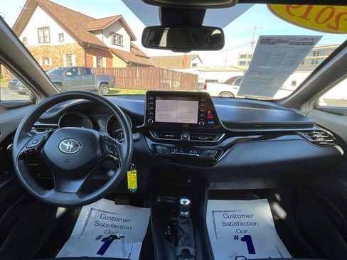 Used 2019 Toyota C-HR LE image 12