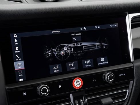 New 2025 Porsche Macan image 18