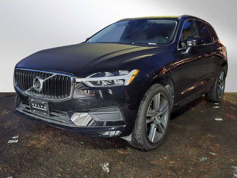 Certified 2021 Volvo XC60 T5 Momentum w/ Advanced Package image 7