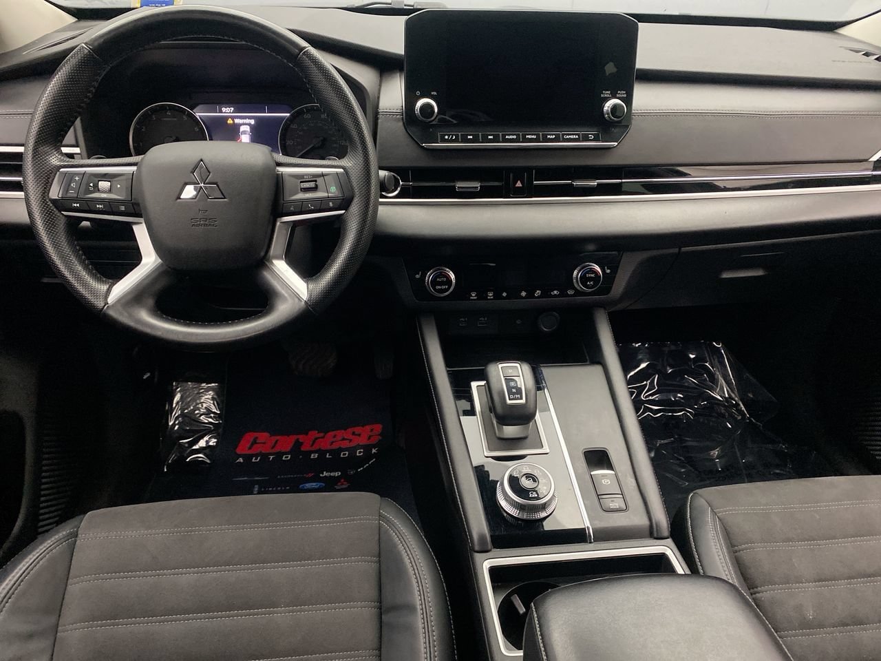 Used 2023 Mitsubishi Outlander SE AWD/4WD image 15
