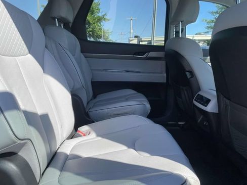 Used 2024 Hyundai Palisade SEL FWD image 19