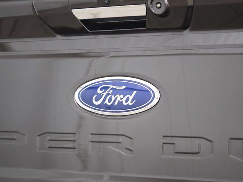 Used 2024 Ford F250 Lariat w/ Lariat Ultimate Package AWD/4WD image 23