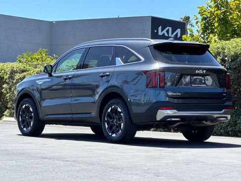 Used 2024 Kia Sorento S AWD/4WD image 6