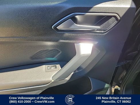 Used 2018 Volkswagen Tiguan SE w/ Panoramic Sunroof Package image 46