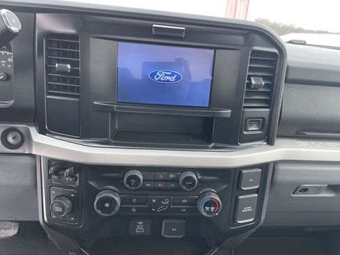 Used 2025 Ford F350 XLT image 16