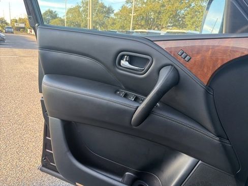 Used 2019 INFINITI QX80 Luxe image 8