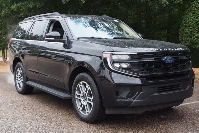 Certified 2025 Ford Expedition Active RWD image 1