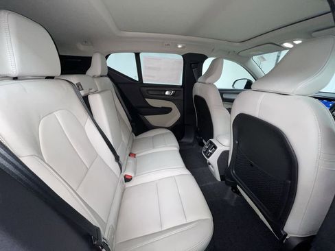 New 2025 Volvo XC40 B5 Plus w/ Protection Package Premier image 9