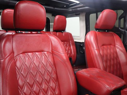 Used 2019 Jeep Wrangler Unlimited Sahara w/ Quick Order Package 24M Moab AWD/4WD image 33