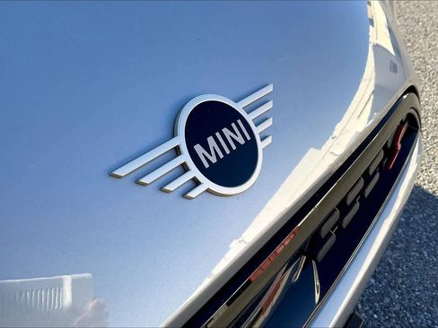 Certified 2025 MINI Cooper S image 9