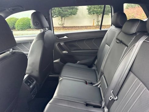 Used 2022 Volkswagen Tiguan SE R-Line FWD image 11