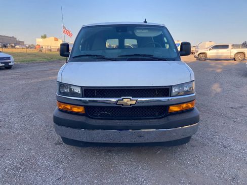 Used 2025 Chevrolet Express 3500 LT w/ LT Preferred Equipment Group RWD image 11