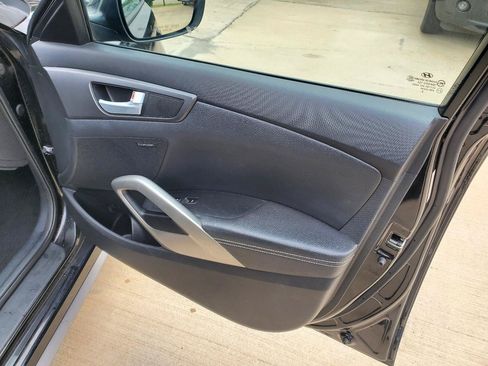 Used 2014 Hyundai Veloster Turbo FWD image 7