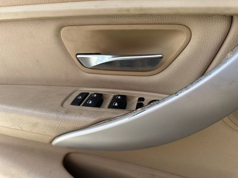 Used 2014 BMW 320i xDrive Sedan AWD/4WD image 4