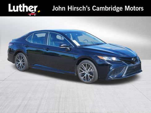 Used 2023 Toyota Camry SE FWD image 1