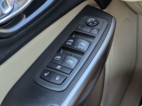 Used 2019 Jeep Cherokee Latitude w/ Popular Appearance Group FWD image 22
