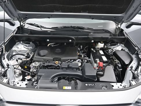 Used 2025 Toyota RAV4 XLE AWD/4WD image 33