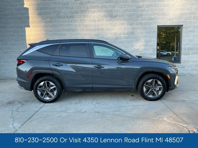 Used 2025 Hyundai Tucson SEL AWD/4WD image 11