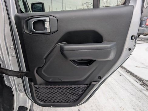 Used 2022 Jeep Gladiator Willys image 18