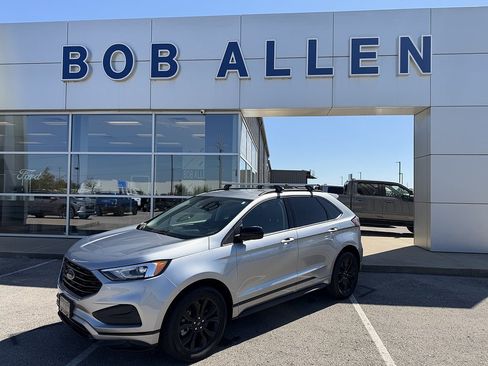 Used 2022 Ford Edge SE w/ Black Appearance Package AWD/4WD image 1