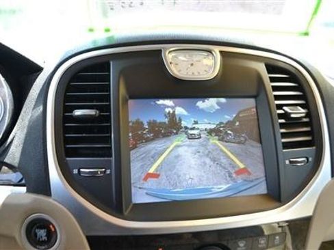 Used 2013 Chrysler 300 AWD w/ Driver Convenience Group image 16