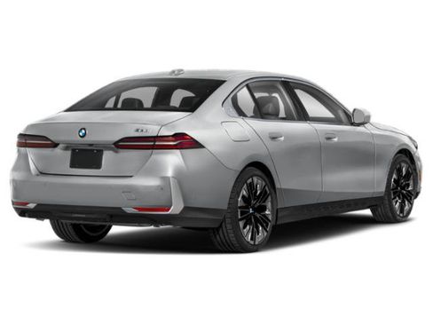 Used 2024 BMW 530i w/ M Sport Package RWD image 3