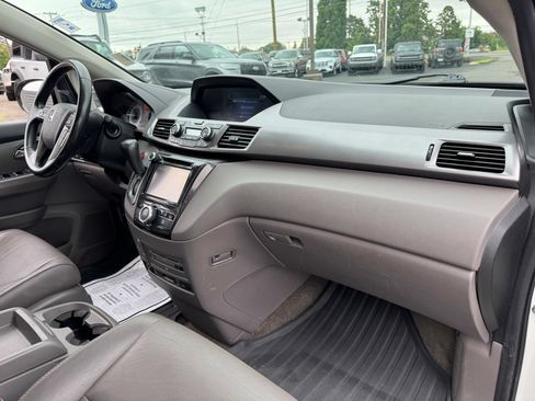 Used 2014 Honda Odyssey Touring Elite image 23