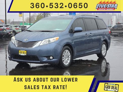 Used 2015 Toyota Sienna XLE w/ XLE Navigation Package image 1