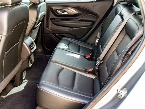 Used 2024 GMC Terrain SLT image 26