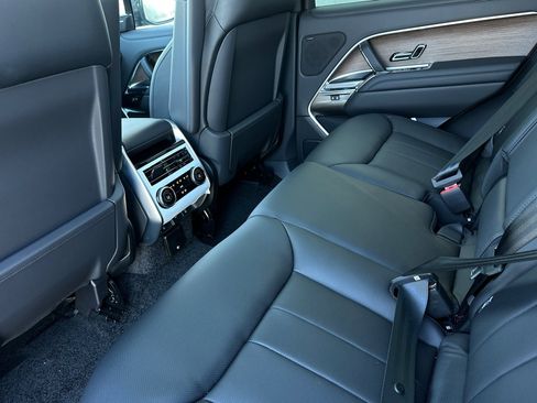 New 2026 Land Rover Range Rover SE image 11