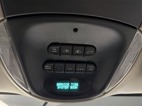 Used 2003 Chrysler Town & Country Limited image 22