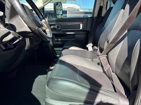 Used 2017 RAM 2500 Laramie w/ Sport Appearance Group AWD/4WD image 5
