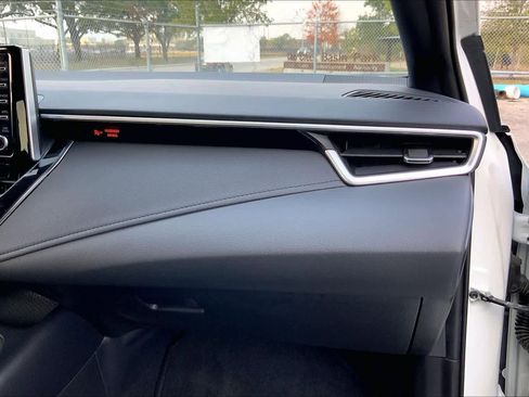 Used 2021 Toyota Corolla SE image 17