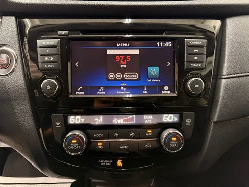 Used 2018 Nissan Rogue SV image 21