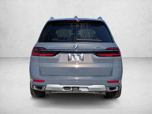 Used 2026 BMW X7 xDrive40i w/ Premium Package AWD/4WD image 7