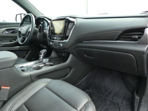 Used 2023 Chevrolet Traverse LT w/ LT Premium Package AWD/4WD image 15