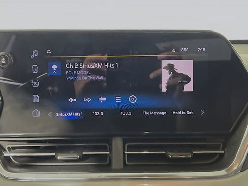 Used 2025 Chevrolet Trax LT w/ LT Convenience Package image 27