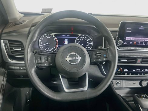 Used 2023 Nissan Rogue SV FWD image 18