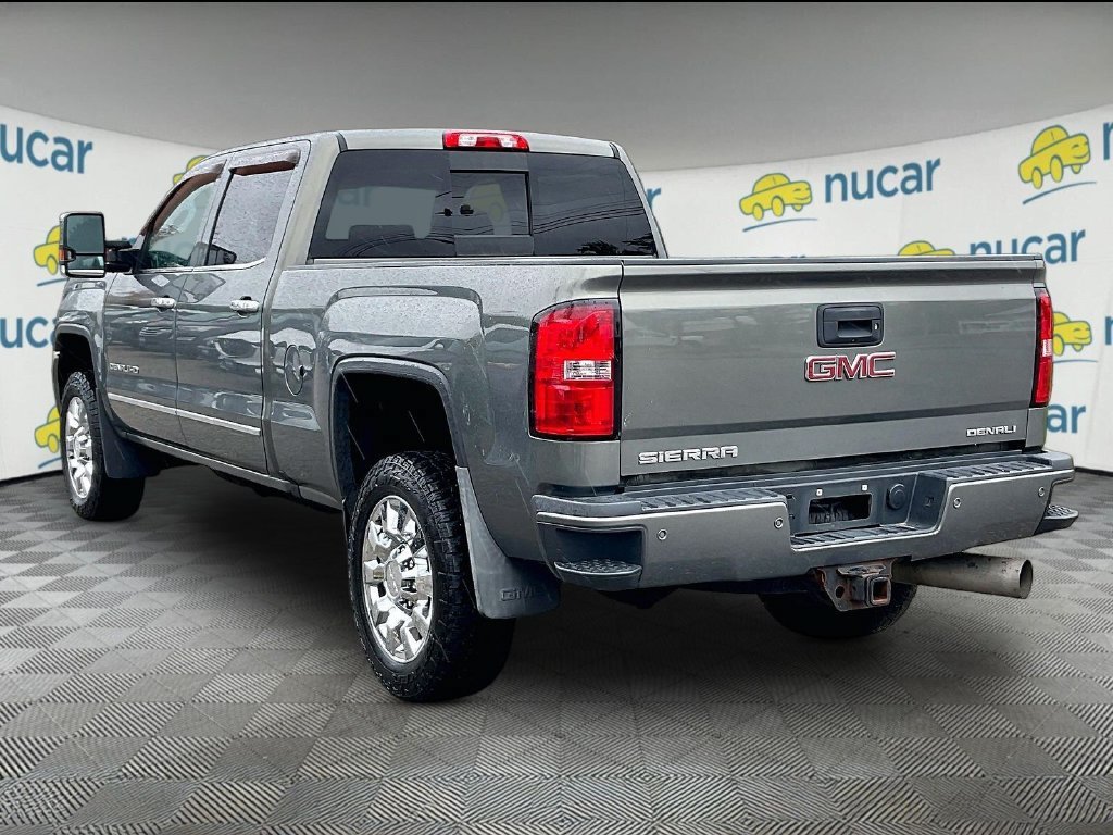 Used 2018 GMC Sierra 2500 Denali w/ Duramax Plus Package AWD/4WD image 4