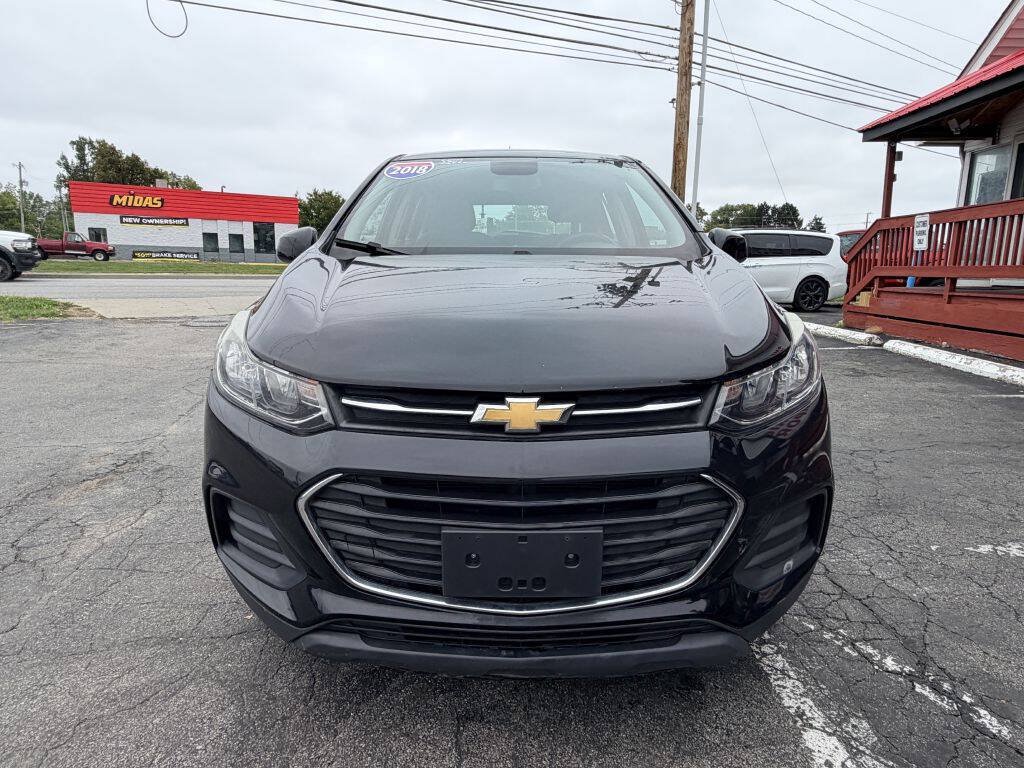 Used 2018 Chevrolet Trax LS AWD/4WD image 2