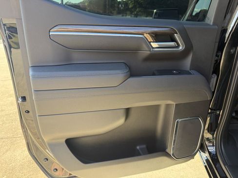 Used 2025 Chevrolet Silverado 1500 LT Trail Boss w/ Convenience Package II AWD/4WD image 29