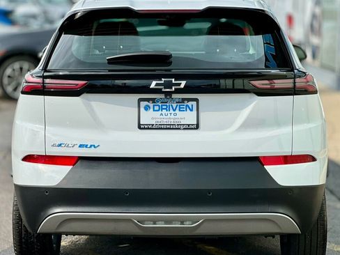 Used 2022 Chevrolet Bolt EUV Premier w/ Sun & Sound Package image 37