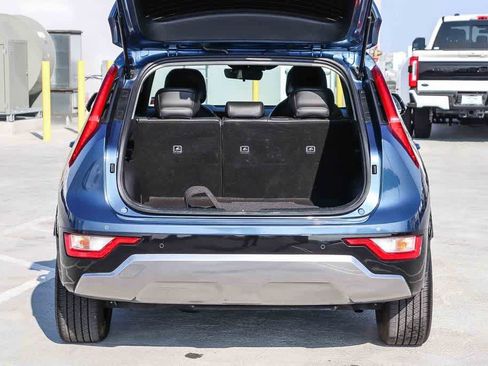 Used 2024 Kia Niro EX Touring FWD image 29