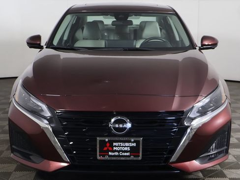 Used 2023 Nissan Altima 2.5 SL AWD/4WD image 13