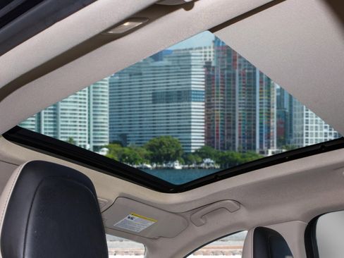 Used 2020 Ford Escape Titanium w/ Titanium Premium Package 2.0 image 14