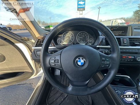 Used 2015 BMW 320i Sedan image 11
