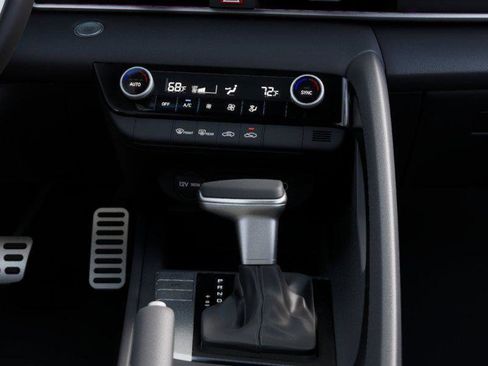 New 2025 Hyundai Elantra Sport image 16