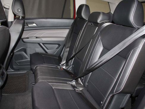 Used 2023 Volkswagen Atlas SE w/ Panoramic Sunroof Package image 16